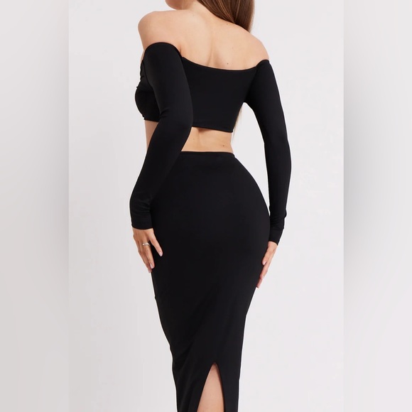 LONGSLEEVE TWIST FRONT CROP TOP - Picture 6 of 6